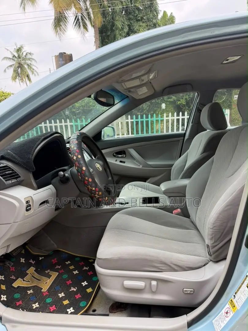 Toyota Camry LE 4dr Sedan (2.4L 4cyl 5A) 2009 Silver