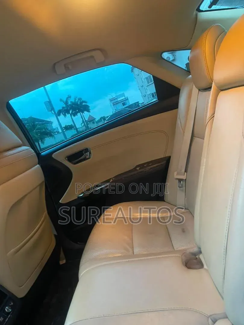 Toyota Avalon Limited Sedan FWD (3.5L 6cyl 6A) 2013 Burgundy