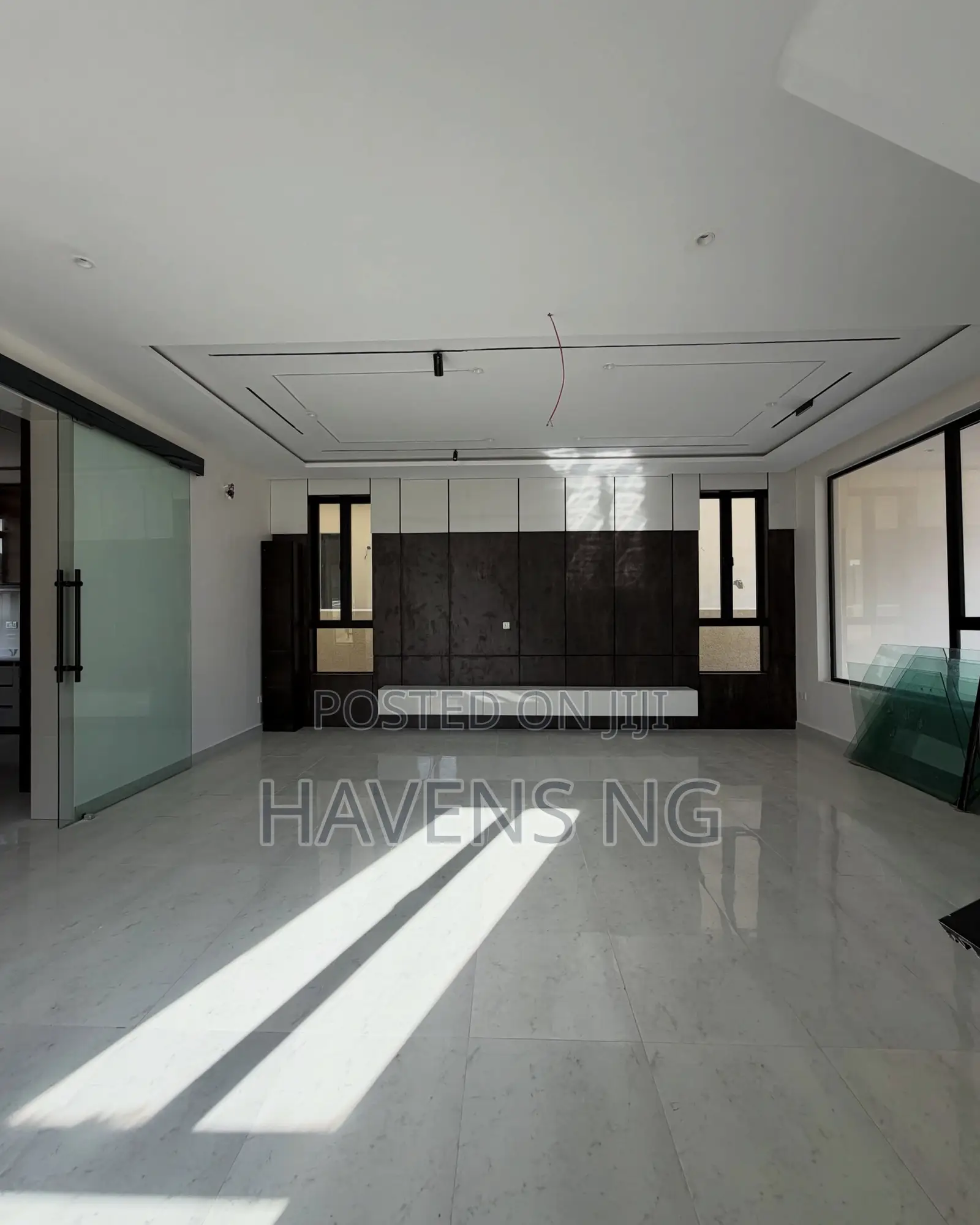 5bdrm Duplex in Lekki Phase 2 for sale