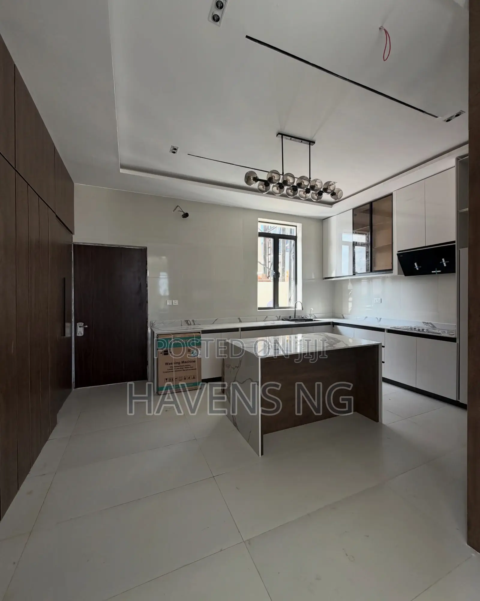 5bdrm Duplex in Lekki Phase 2 for sale
