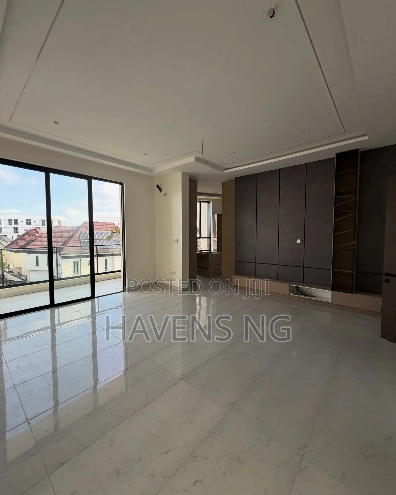 5bdrm Duplex in Lekki Phase 2 for sale