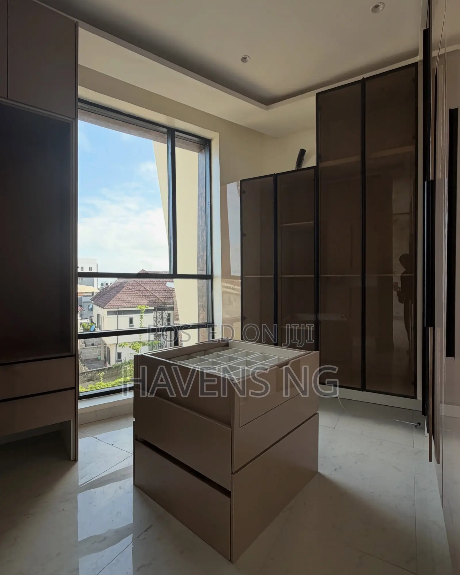 5bdrm Duplex in Lekki Phase 2 for sale