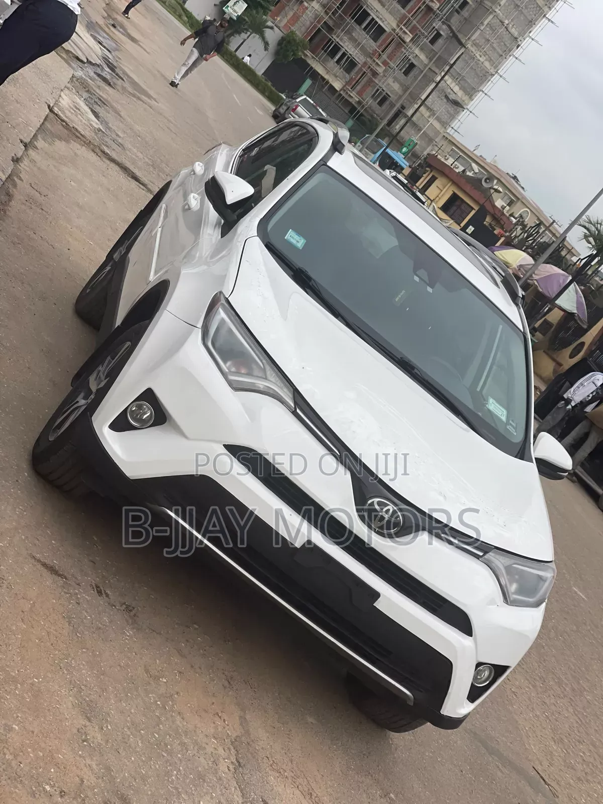 Toyota RAV4 XLE AWD 2019 White