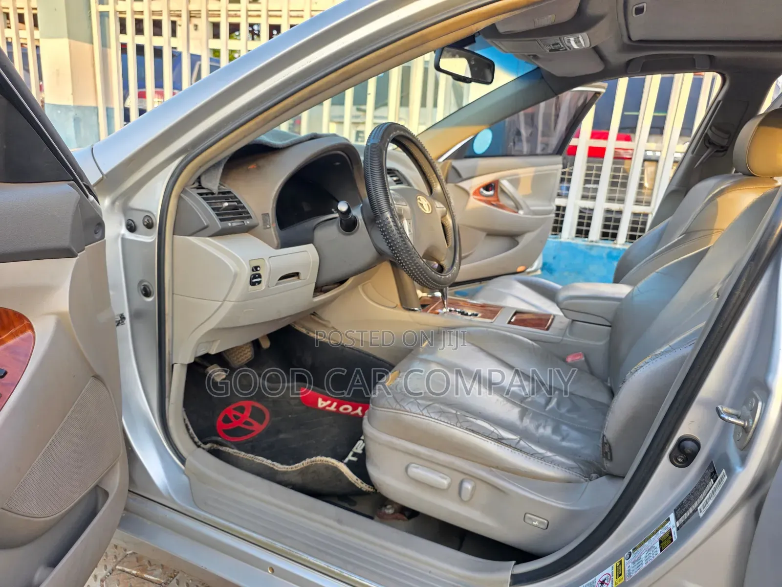 Toyota Camry XLE 4dr Sedan (2.4L 4cyl 5A) 2009 Silver