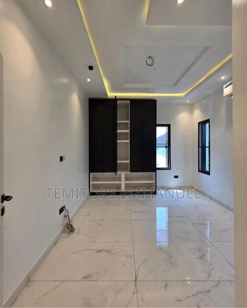 Furnished 5bdrm Duplex in Lekki Phase 1 for sale