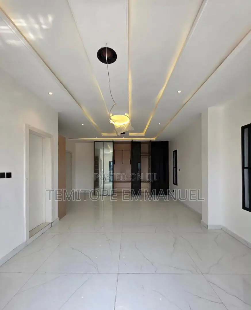 Furnished 5bdrm Duplex in Lekki Phase 1 for sale
