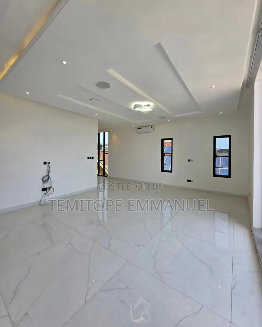 Furnished 5bdrm Duplex in Lekki Phase 1 for sale