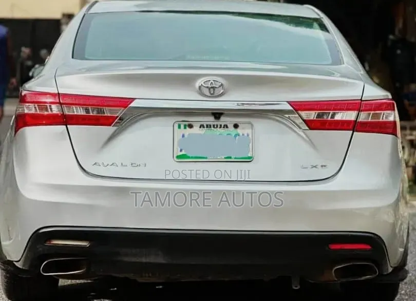 Toyota Avalon XLE Sedar FWD (3.5L 6cyl 6A) 2013 Silver