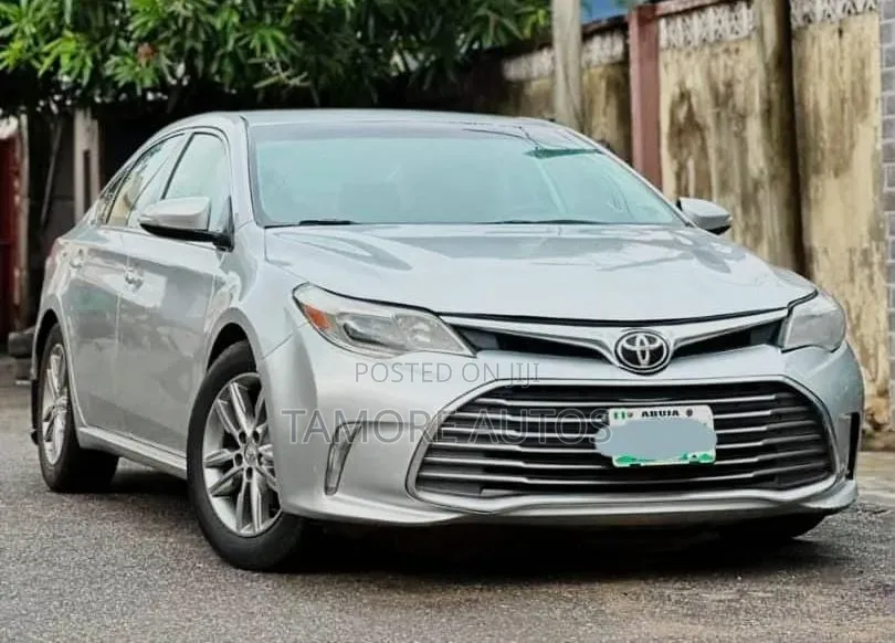 Toyota Avalon XLE Sedar FWD (3.5L 6cyl 6A) 2013 Silver
