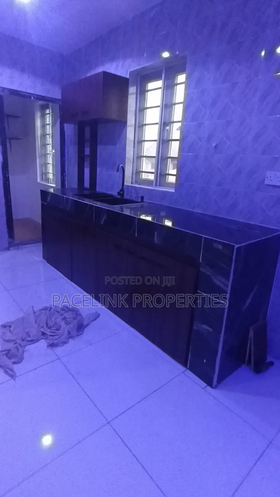 3bdrm Apartment in Gated Estate At for rent