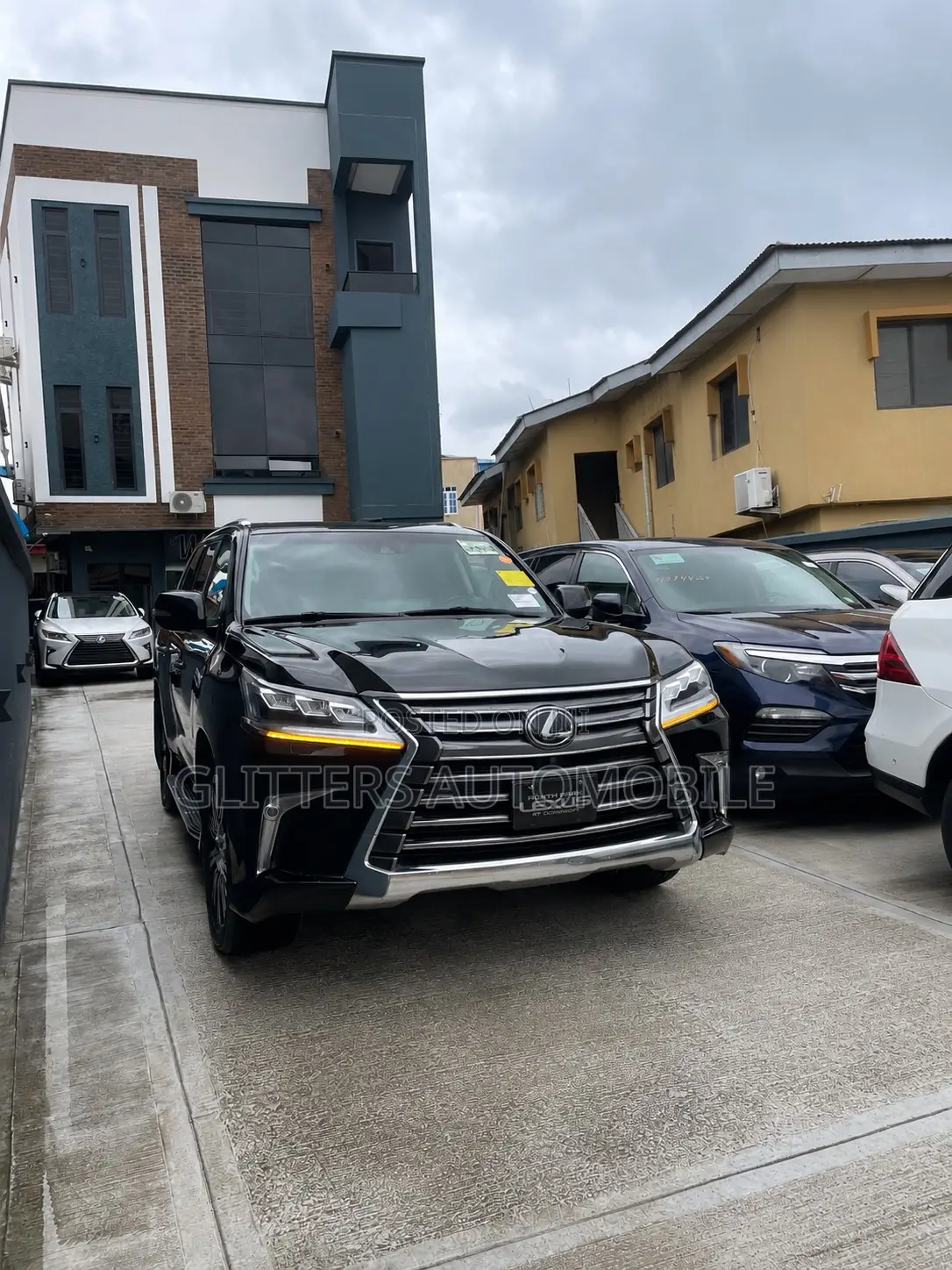 Lexus LX 570 (5 seats) AWD 2019 Black