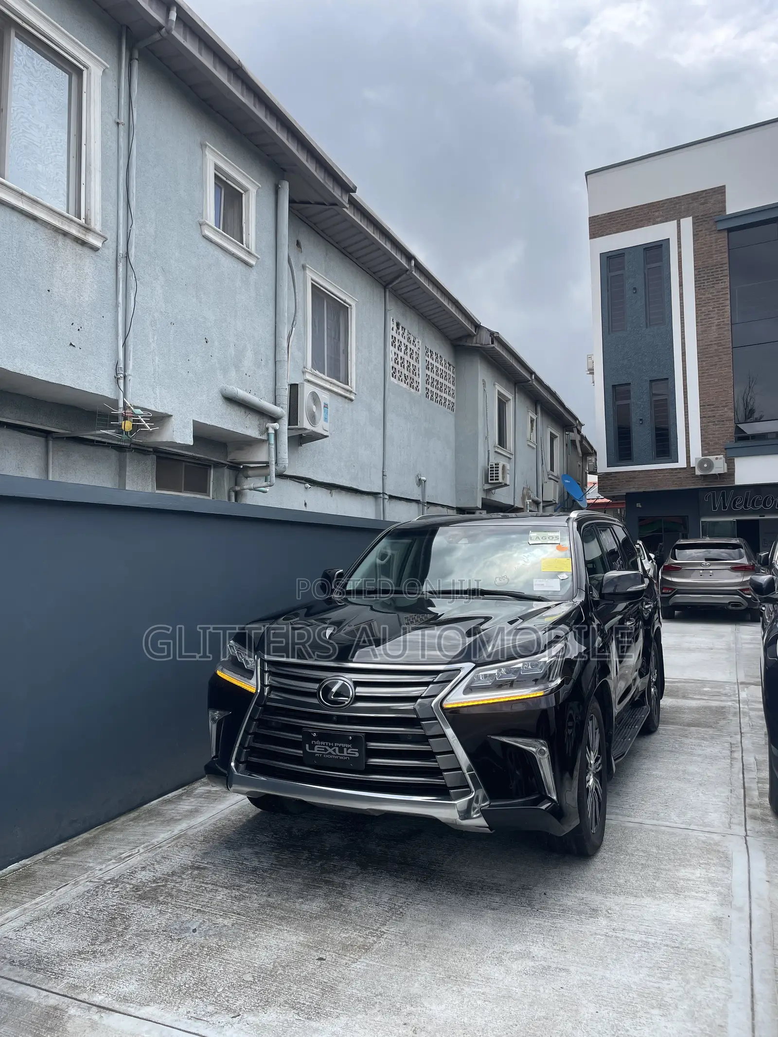 Lexus LX 570 (5 seats) AWD 2019 Black