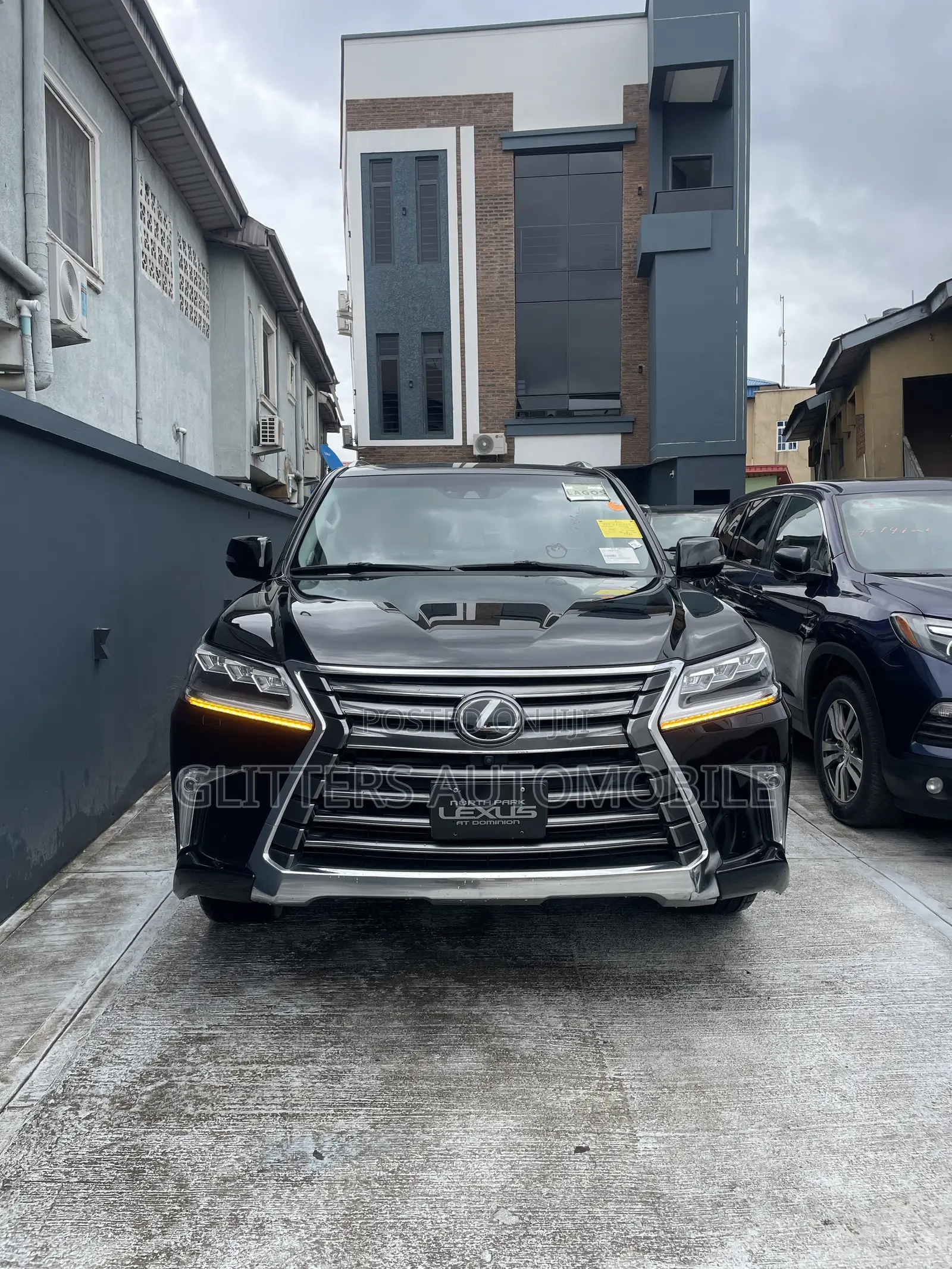 Lexus LX 570 (5 seats) AWD 2019 Black