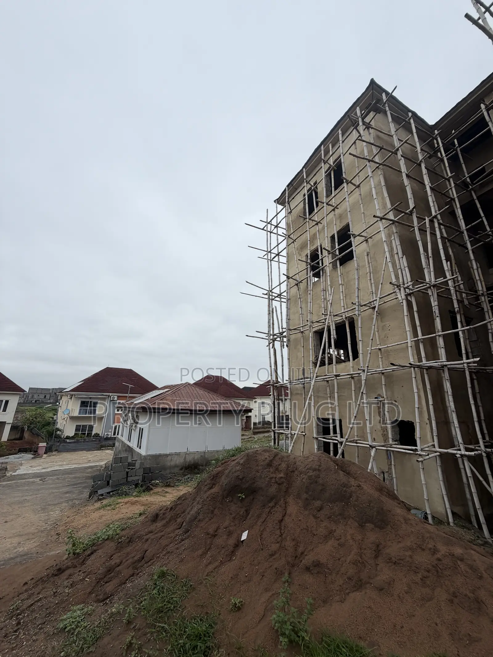 4bdrm Duplex in Idu for sale