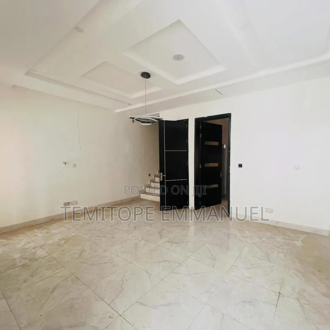 Furnished 2bdrm Duplex in Lekki for sale