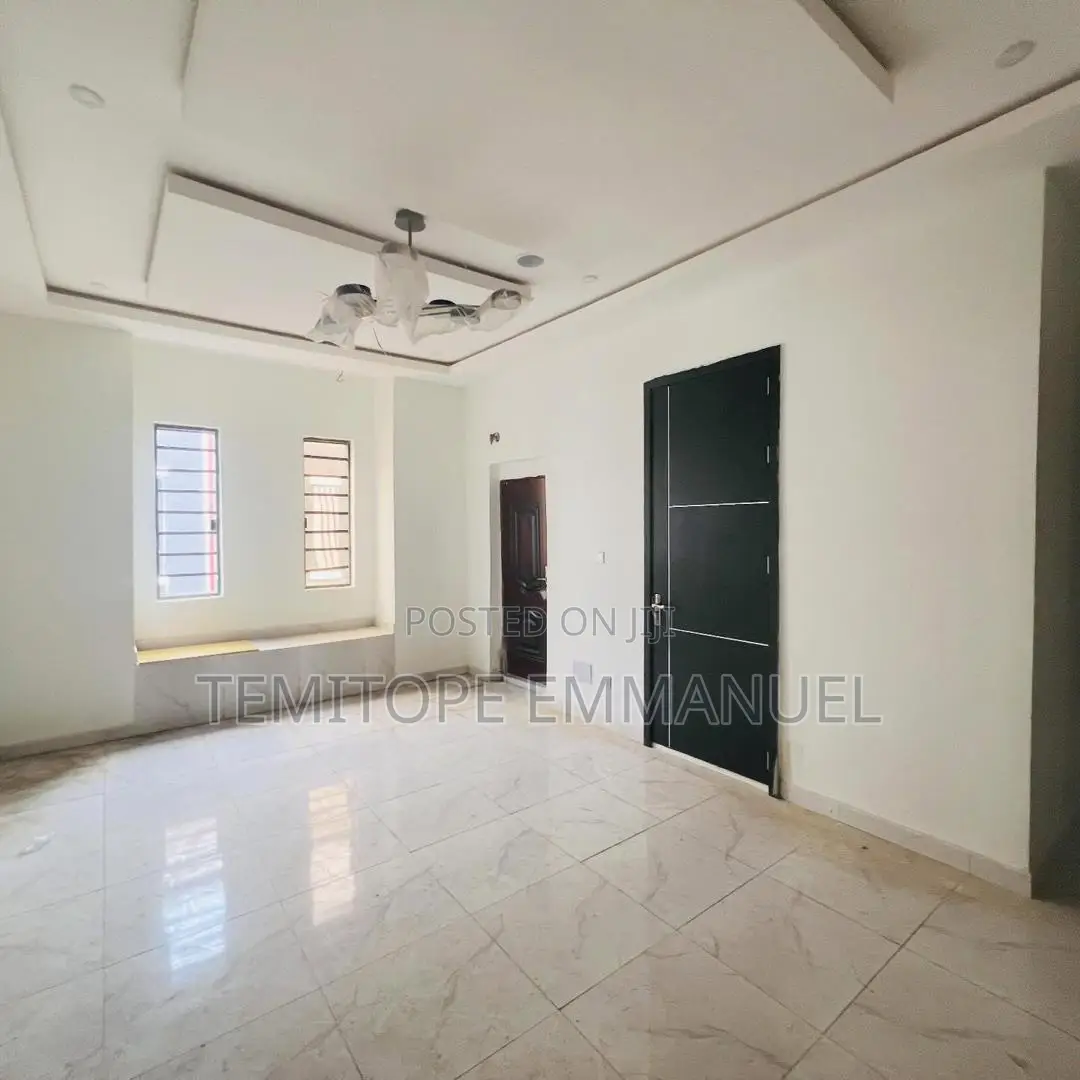 Furnished 2bdrm Duplex in Lekki for sale