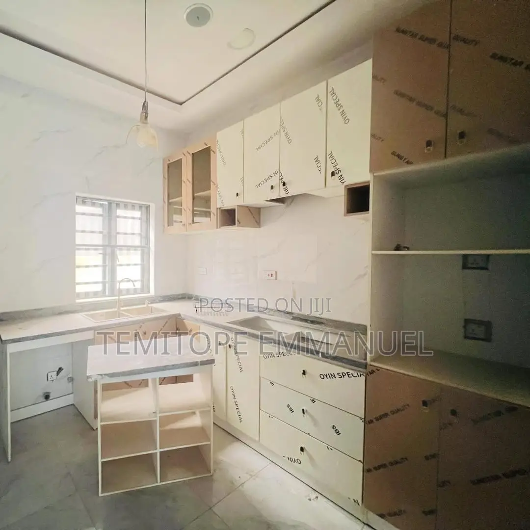 Furnished 2bdrm Duplex in Lekki for sale