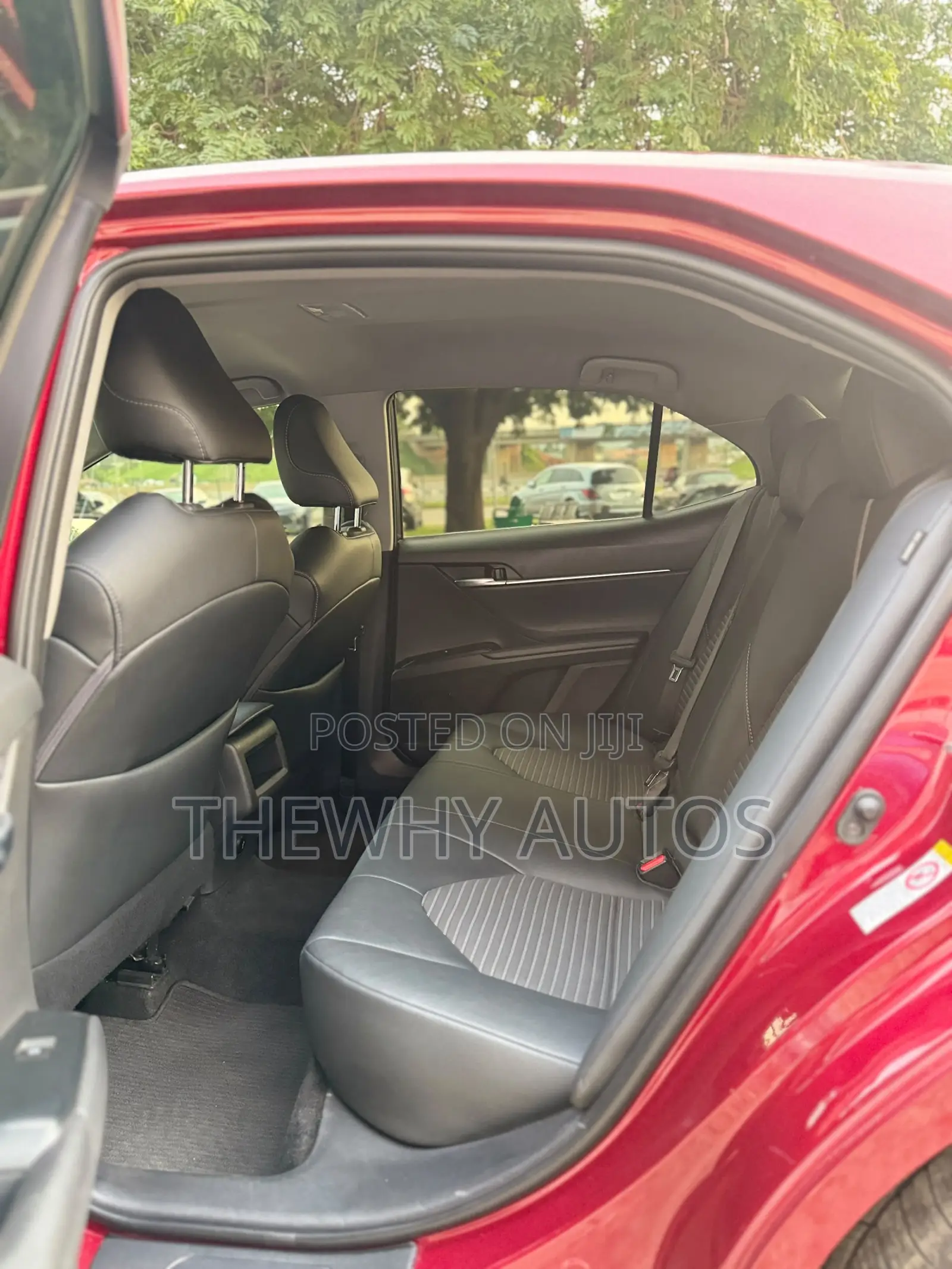 Toyota Camry SE (2.5L 4cyl 8A) 2019 Burgundy