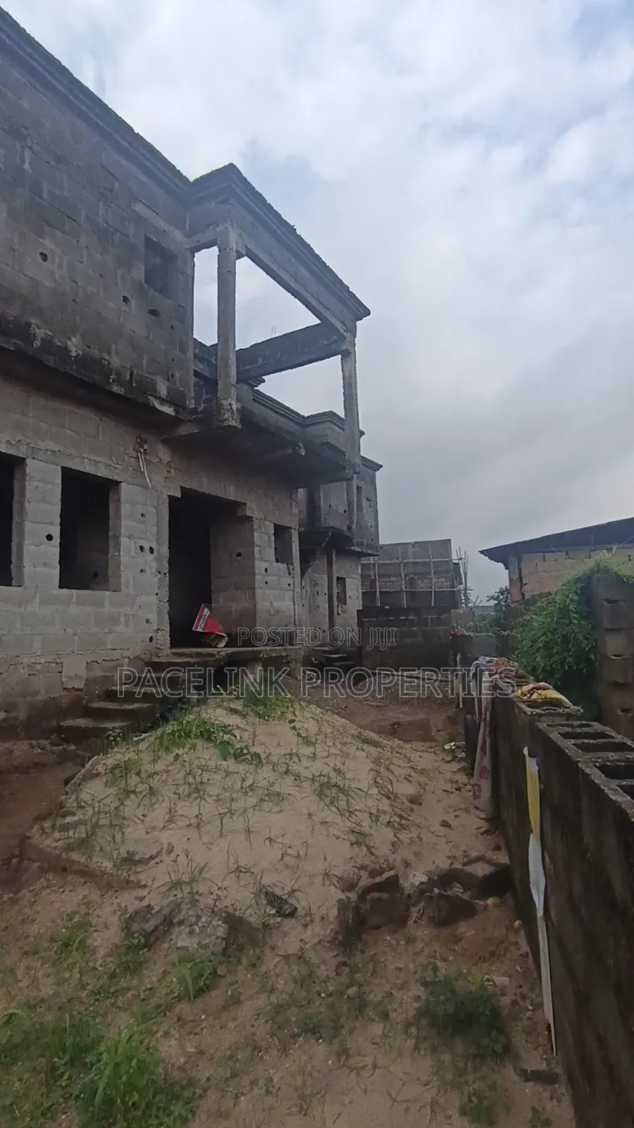 9bdrm Duplex in Peace Estate Baruwa for sale