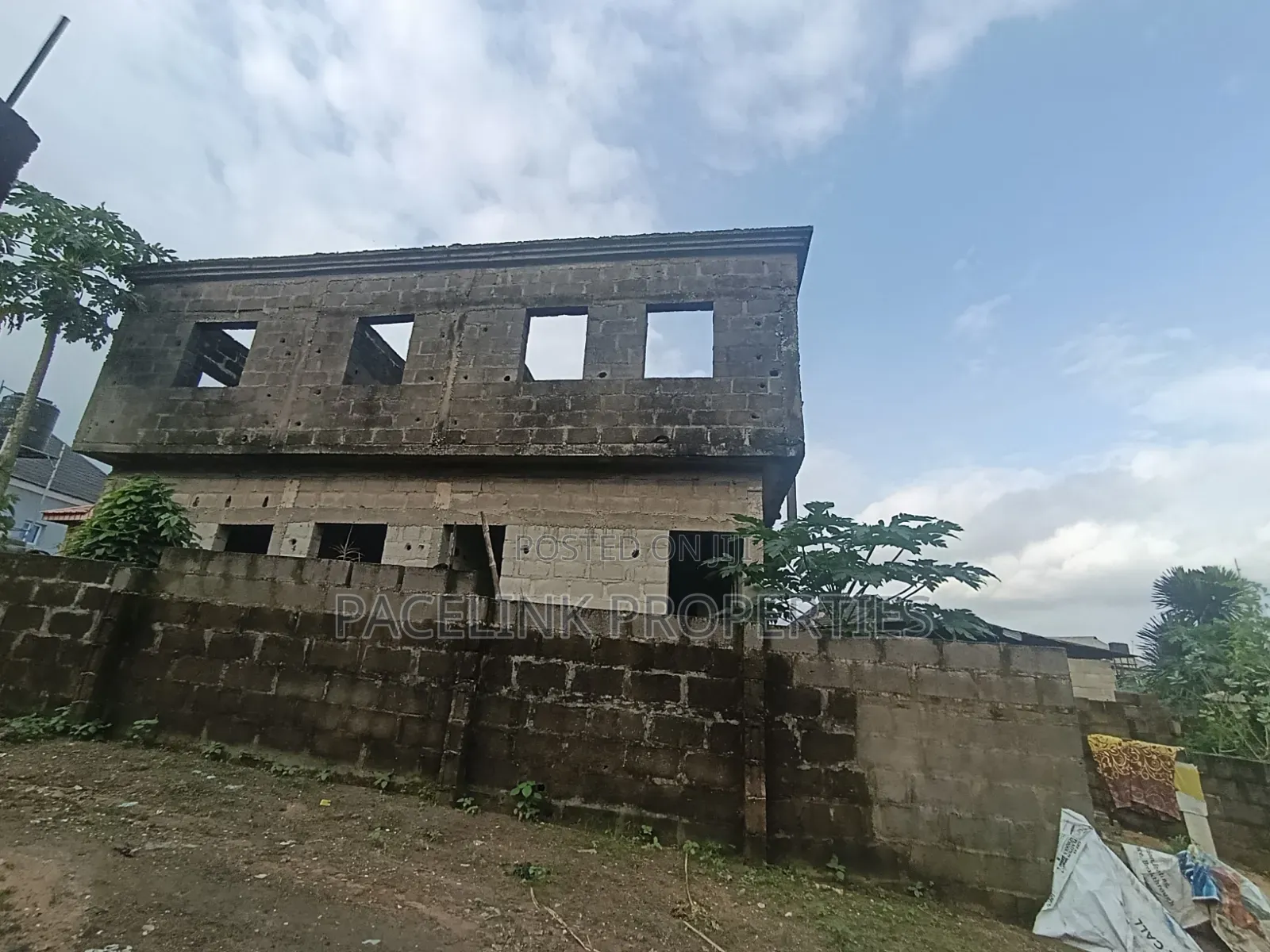 9bdrm Duplex in Peace Estate Baruwa for sale