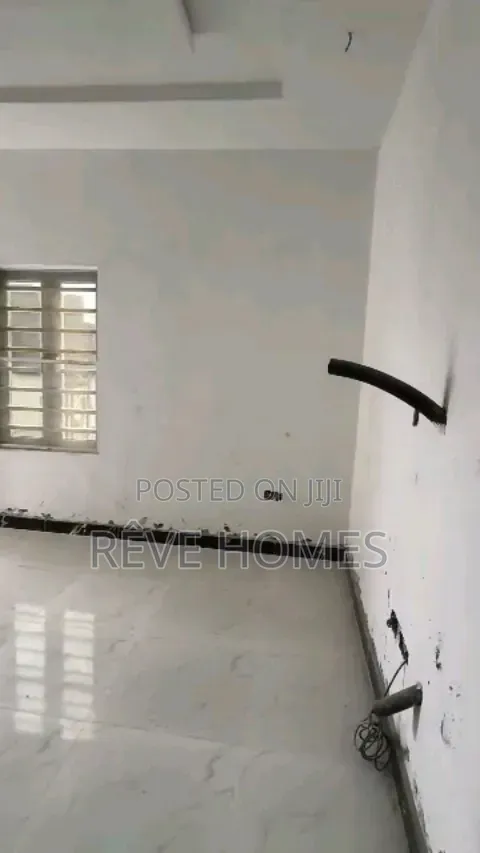 3bdrm Block of Flats in Mende for rent