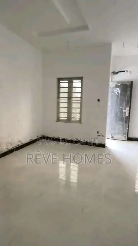 3bdrm Block of Flats in Mende for rent