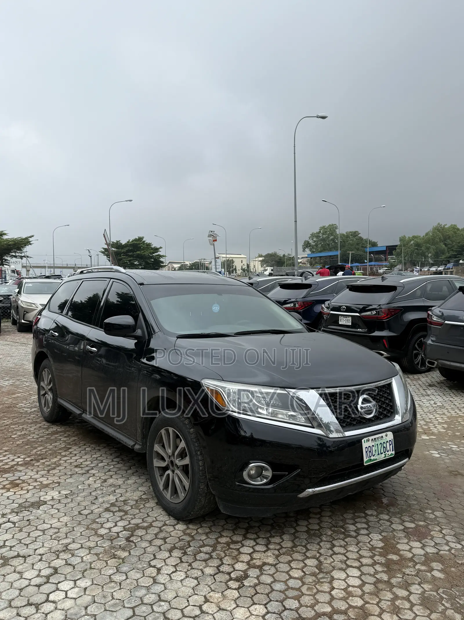 Nissan Pathfinder Platinum 2018 Black