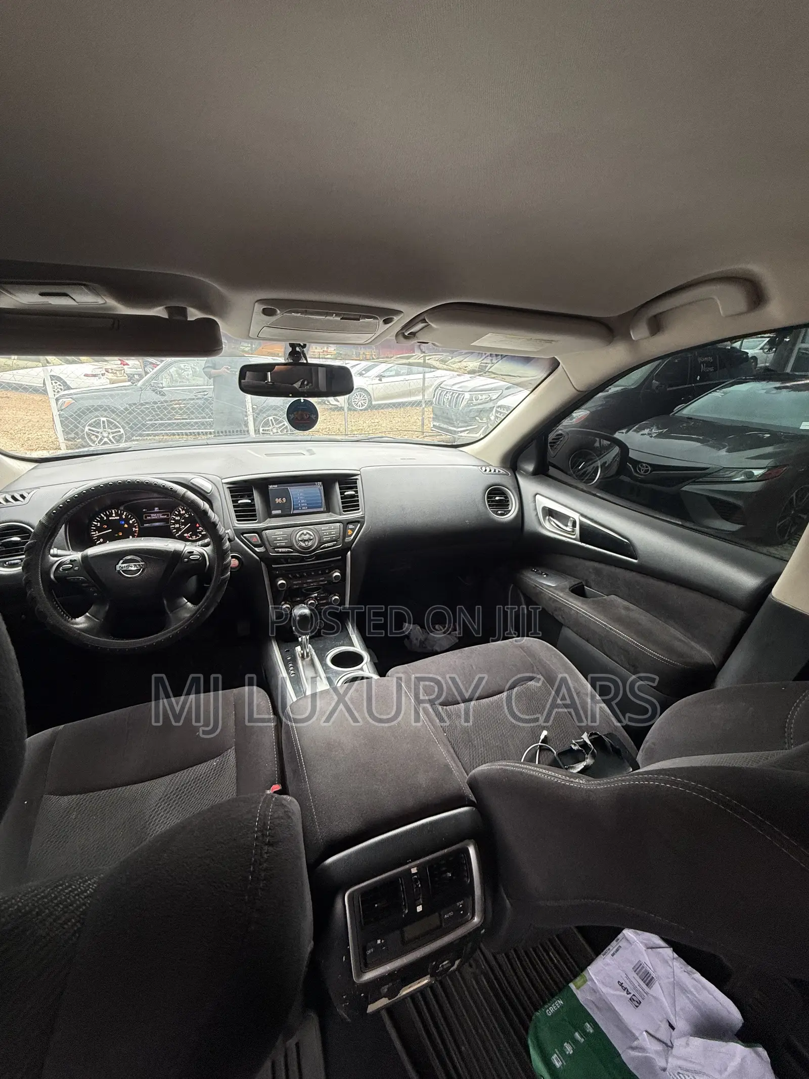 Nissan Pathfinder Platinum 2018 Black