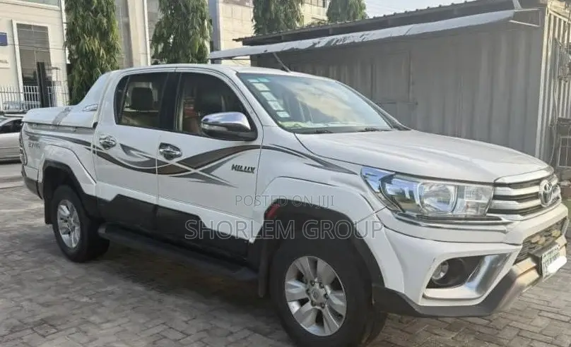 Toyota Hilux 2019 White