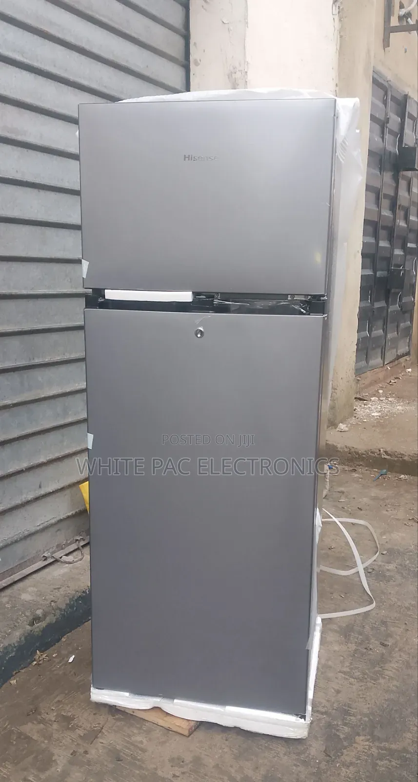 Hisense 205 L Double Door Freezer / Fridge Fast in Making Ice Block
