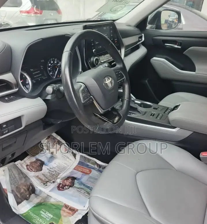 Toyota Corolla SE 4dr Sedan (1.8L 4cyl CVT) 2017 Blue