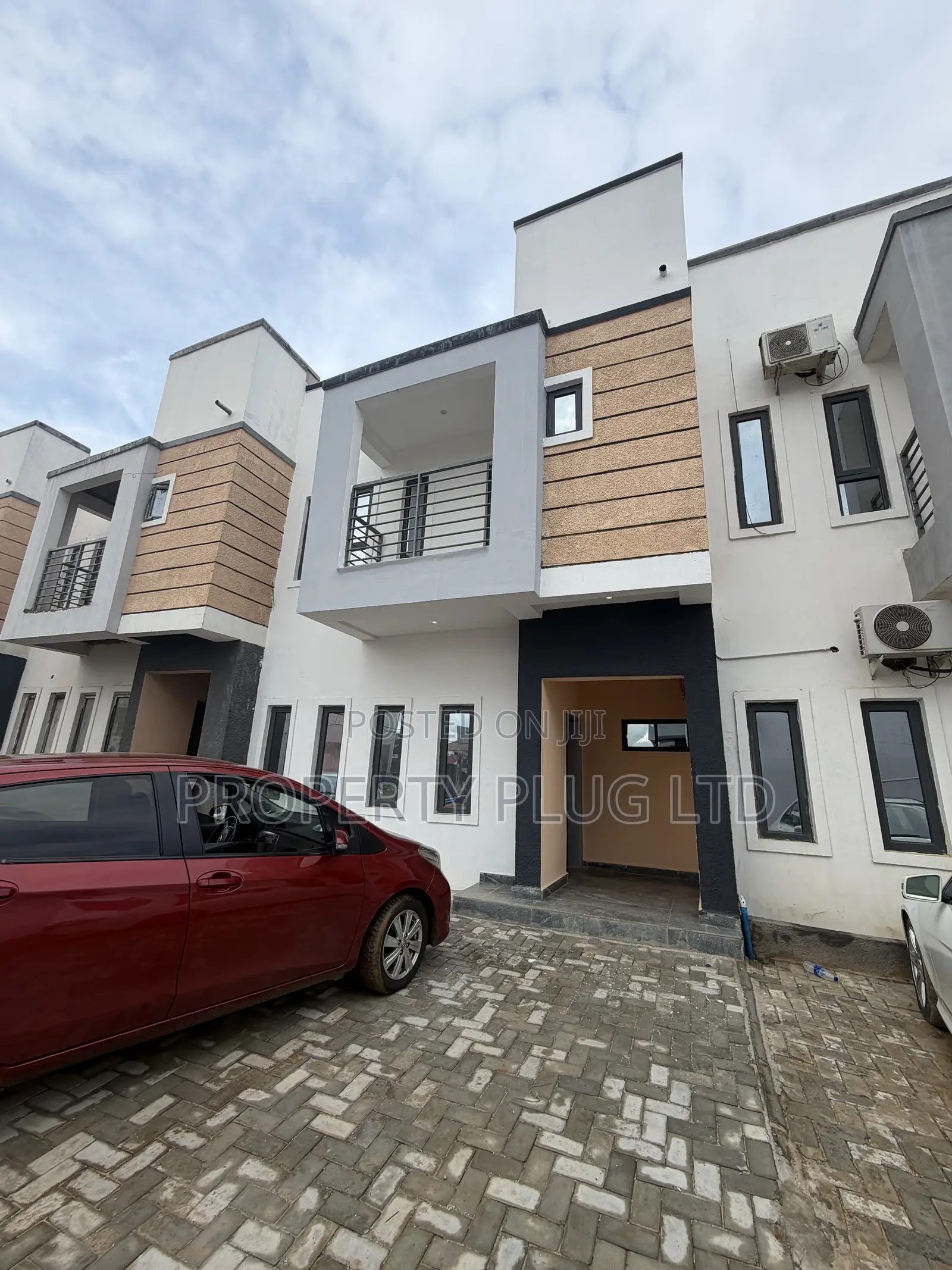 3bdrm Townhouse/Terrace in Idu for sale