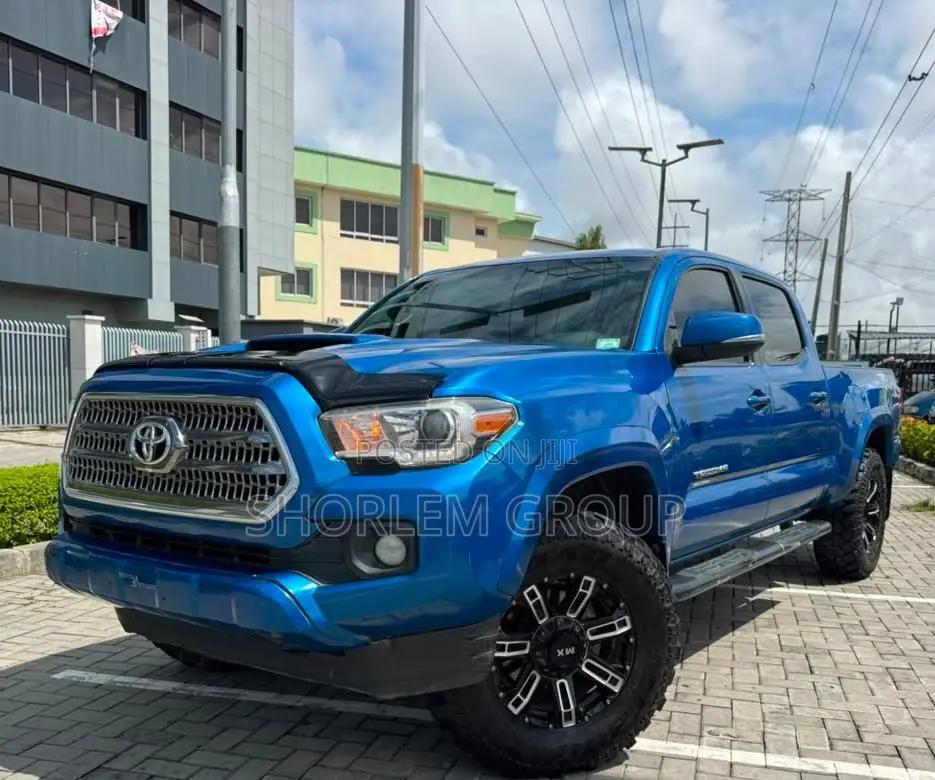 Toyota Tacoma 2018 Blue