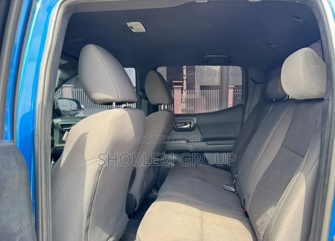 Toyota Tacoma 2018 Blue