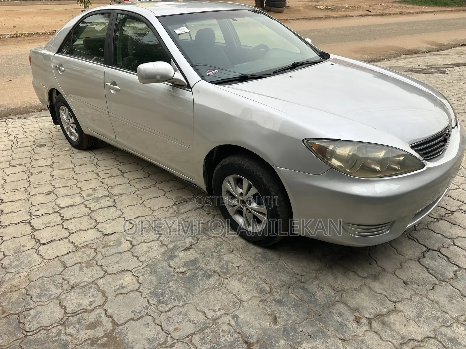 Toyota Camry LE 4dr Sedan (2.4L 4cyl 5A) 2005 Silver