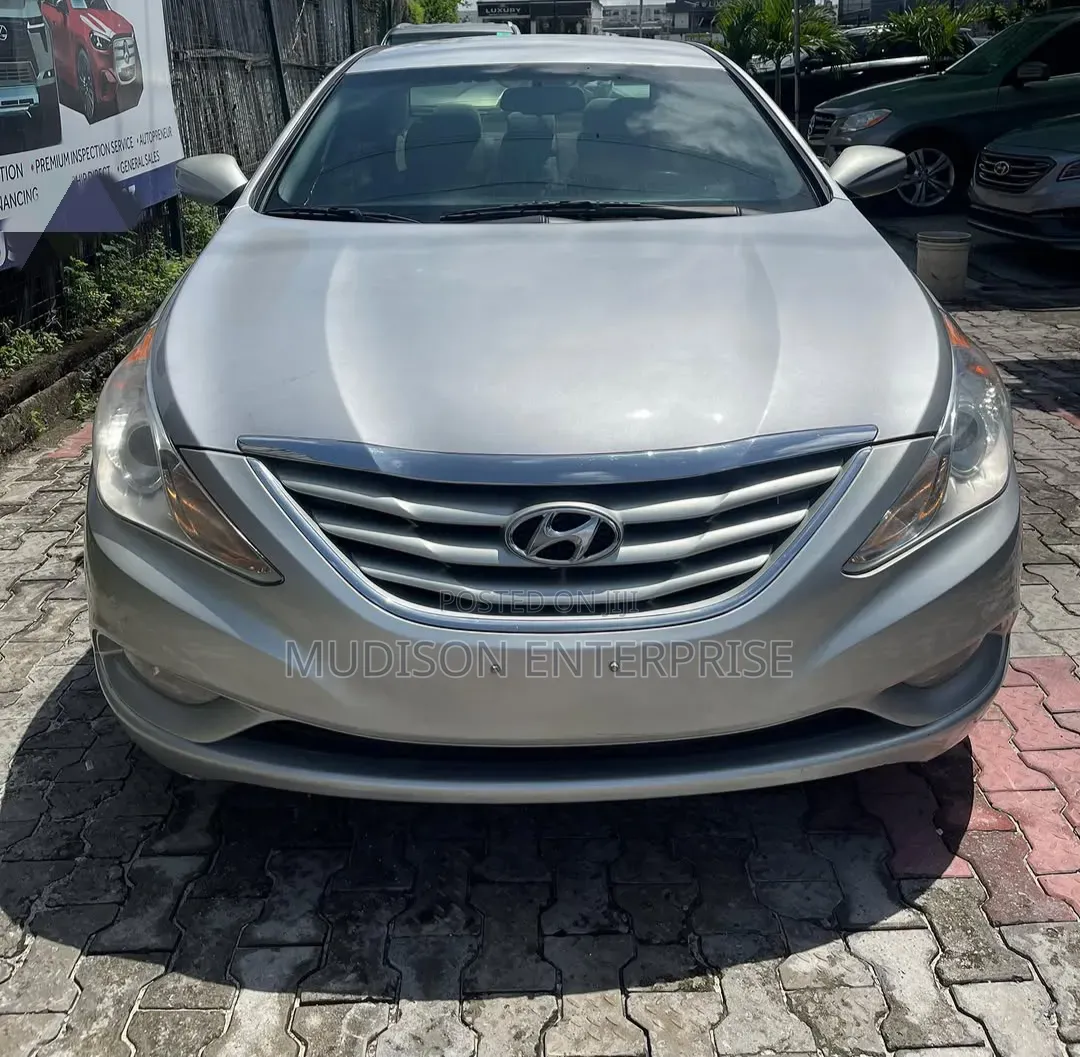 Hyundai Sonata Limited Sedan FWD (2.4L 4cyl 6A) 2013 Silver