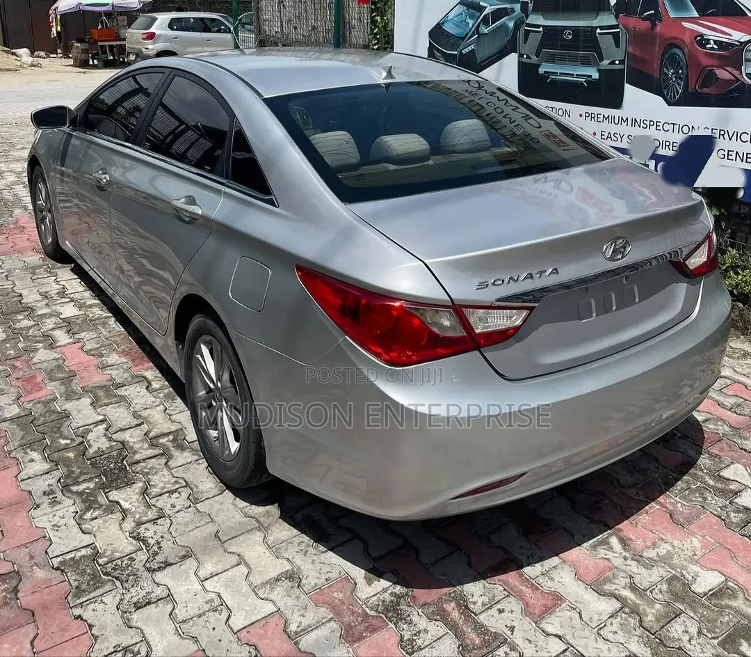 Hyundai Sonata Limited Sedan FWD (2.4L 4cyl 6A) 2013 Silver