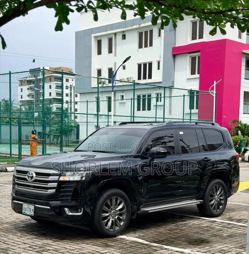 Toyota Land Cruiser 2025 Black