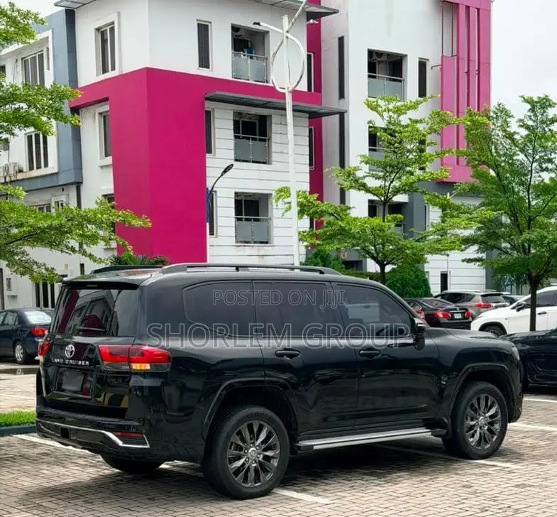 Toyota Land Cruiser 2025 Black