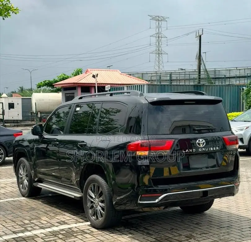 Toyota Land Cruiser 2025 Black