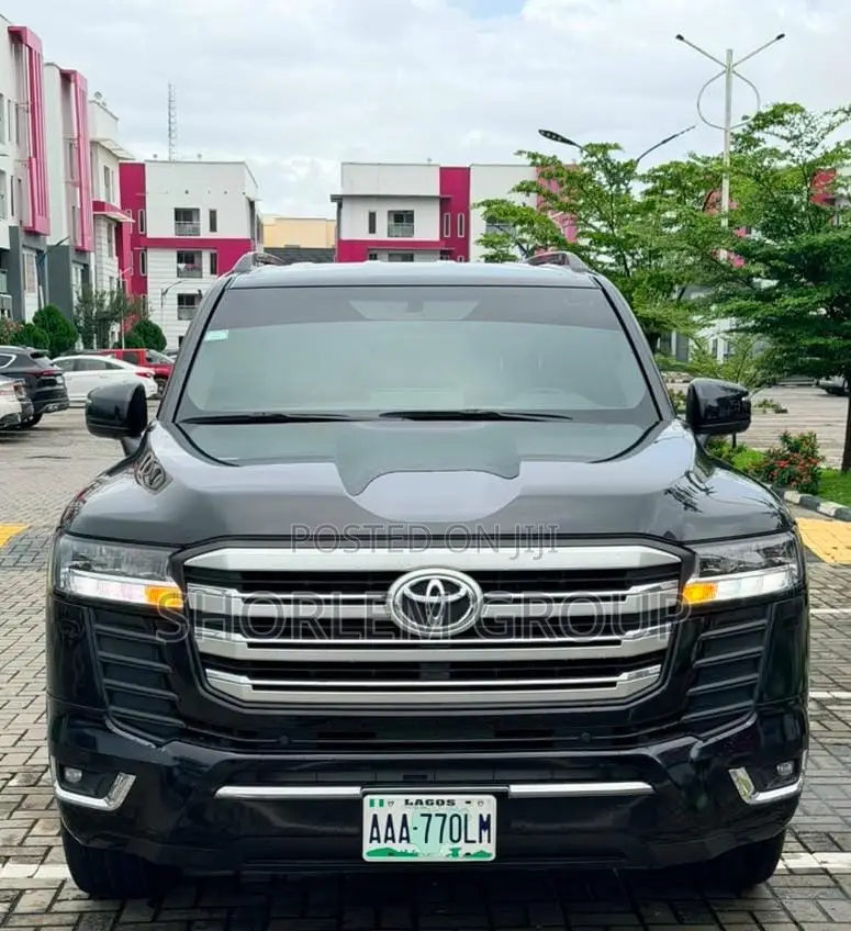 Toyota Land Cruiser 2025 Black