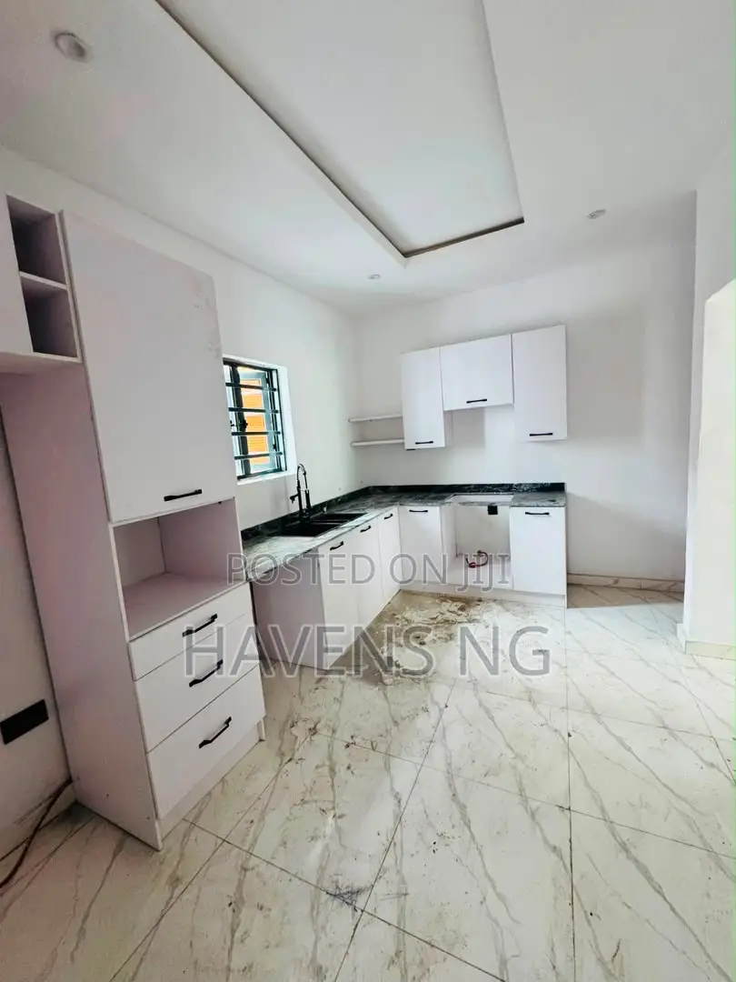 3bdrm Apartment in Phase 1 / Gbagada for sale