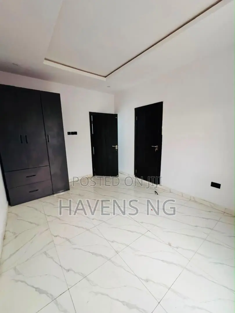 3bdrm Apartment in Phase 1 / Gbagada for sale