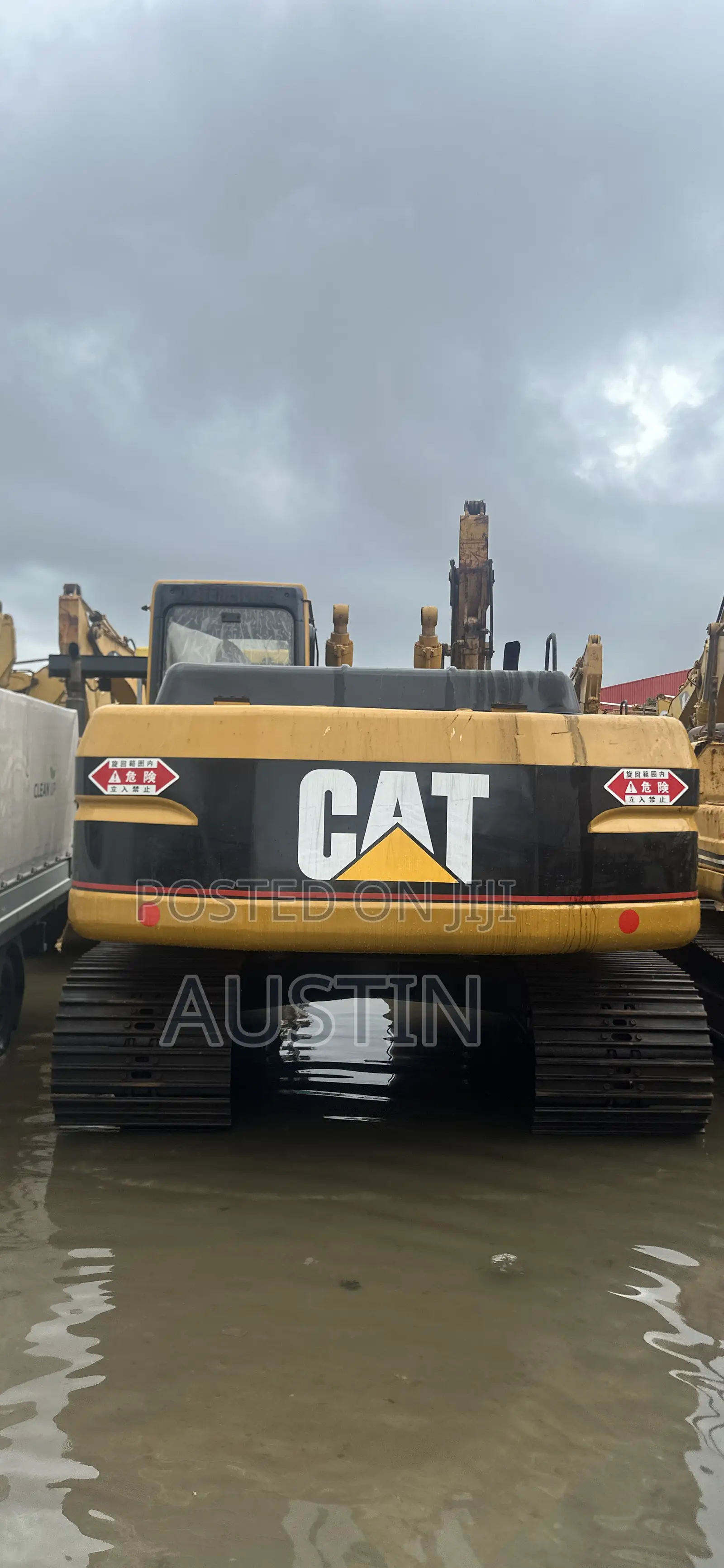 Excavator 320b