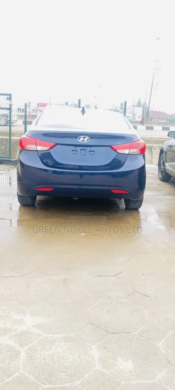 Hyundai Elantra GLS Sedan FWD (1.8L 4cyl 6A) 2013 Blue
