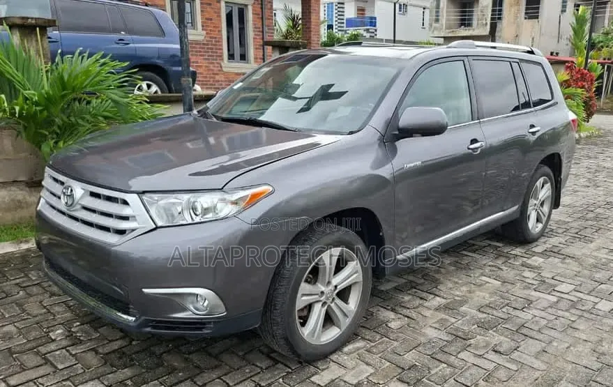 Toyota Highlander 2013 Gray