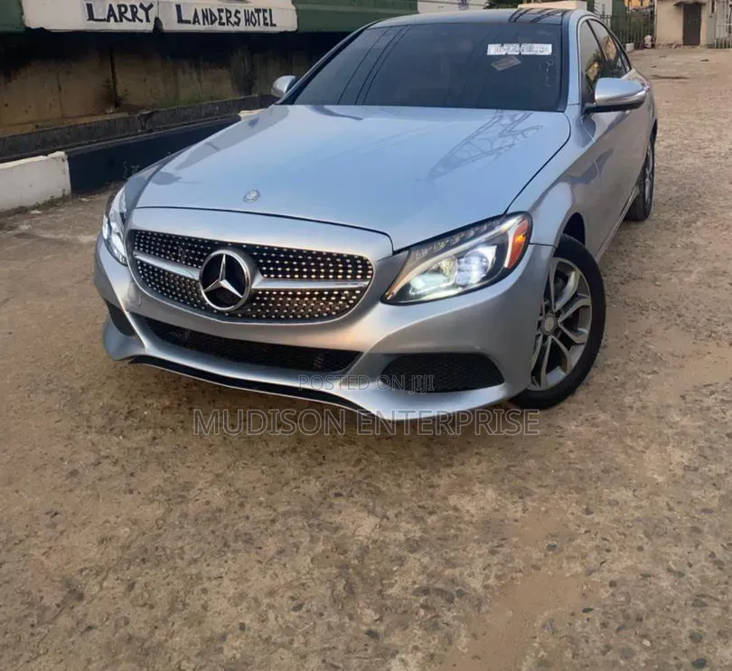 Mercedes-Benz C300 2016 Silver