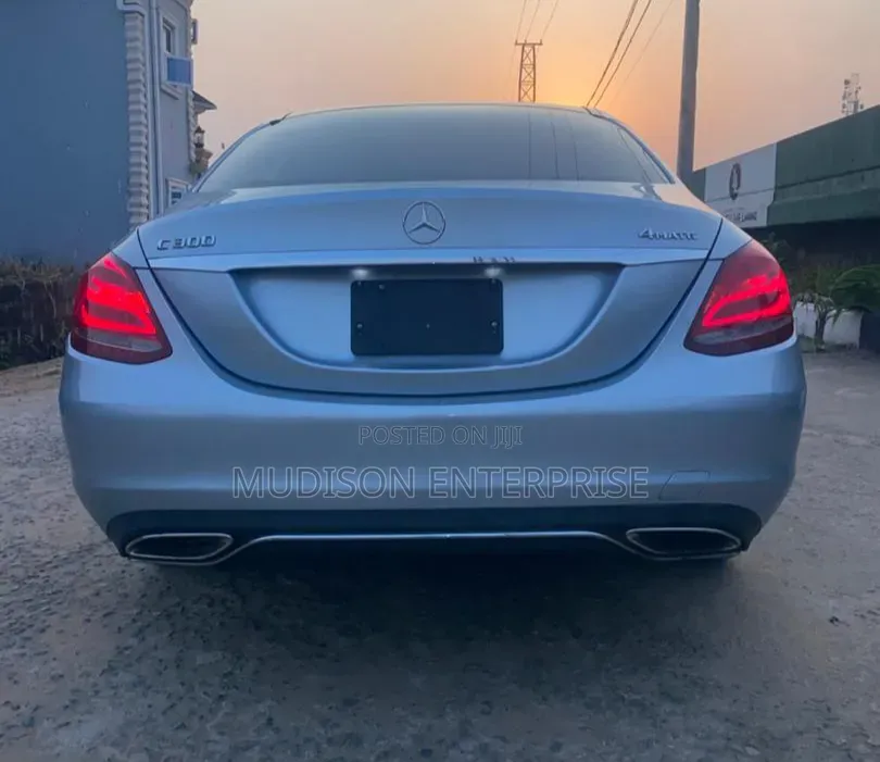 Mercedes-Benz C300 2016 Silver
