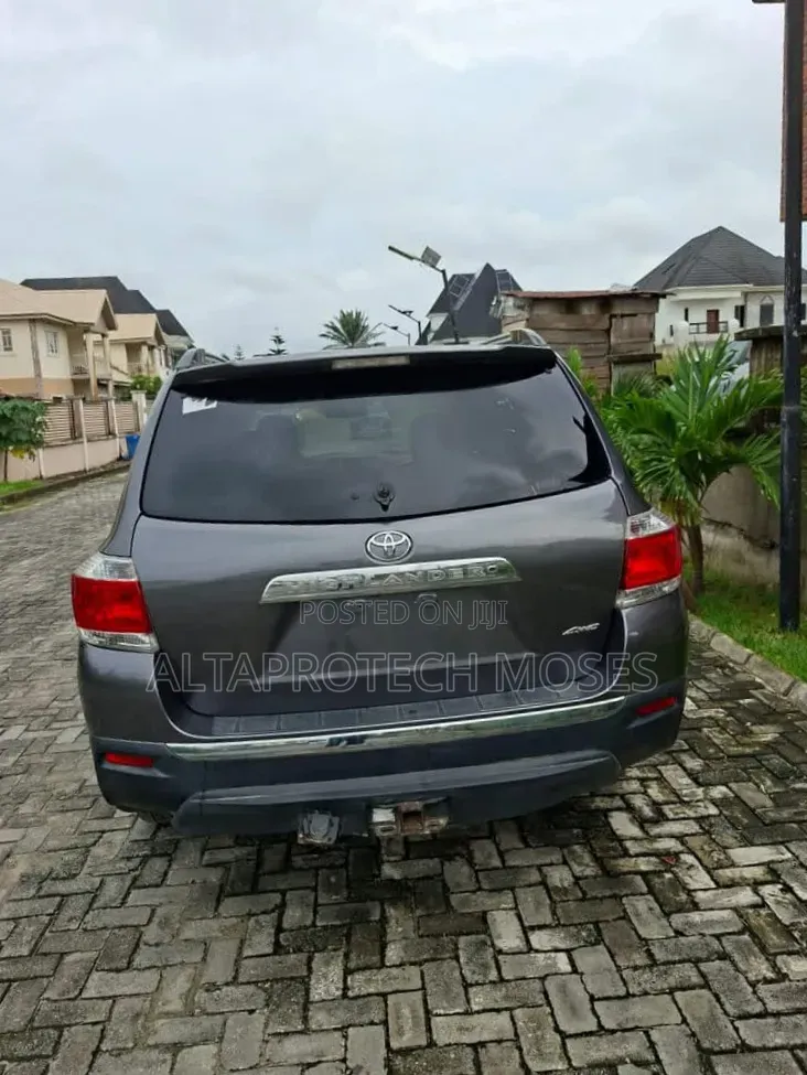 Toyota Highlander 2013 Gray