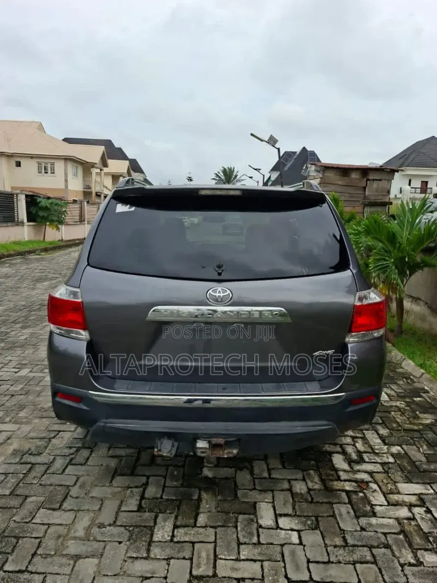 Toyota Highlander 2013 Gray